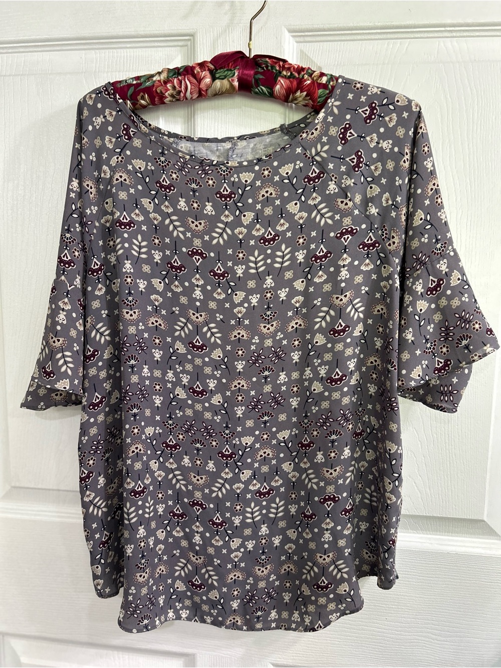 Grey floral blouse from Loft Size small